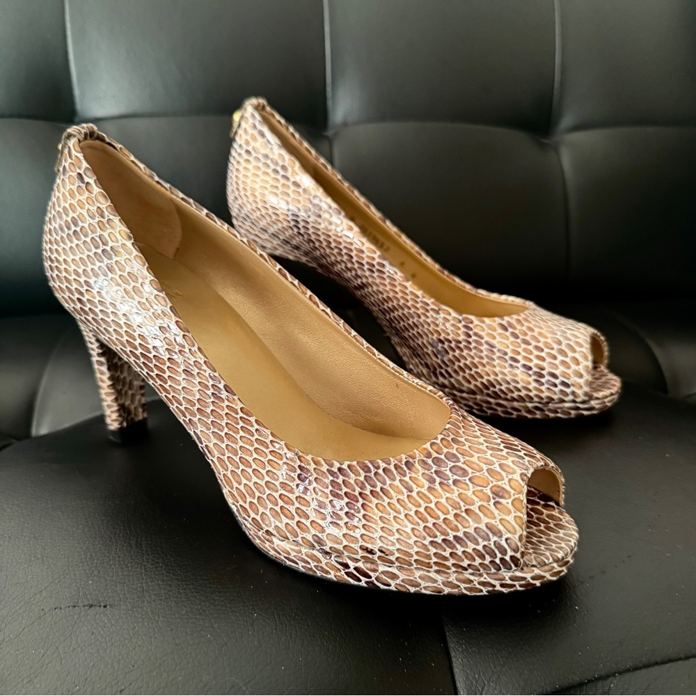 Stuart Weitzman Black Phyton Embrossed
Leather Peep Toe Pumps